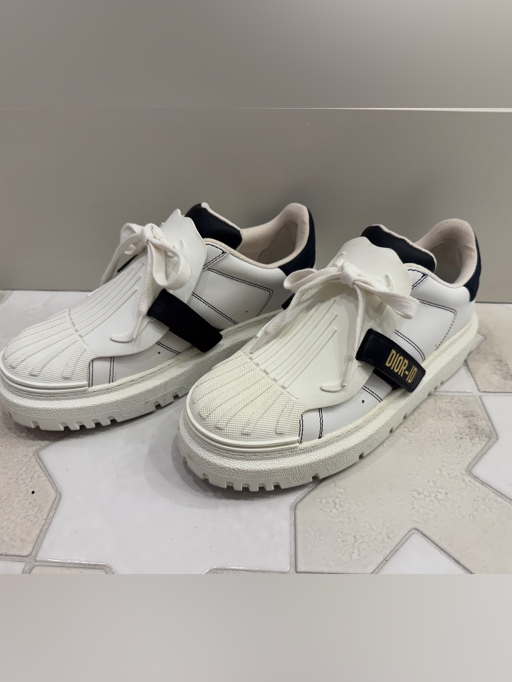 Christian DIOR-ID Calf Skin Leather Sneakers - Size 38 - Picture 4 of 8